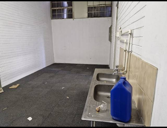 770M² WAREHOUSE TO LET IN WYNBERG